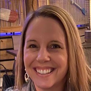 Meet your Posher, Lorie